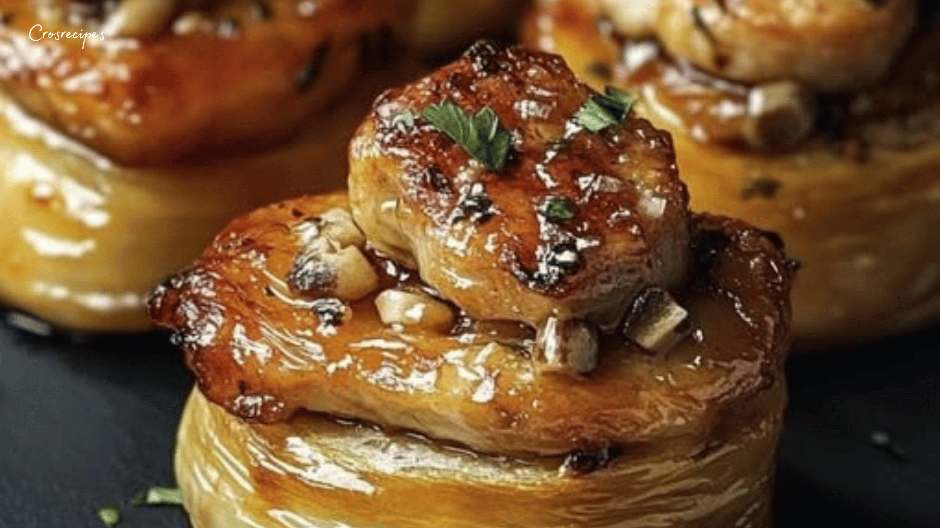 Bouchées à la reine au poulet dorées avec une garniture onctueuse