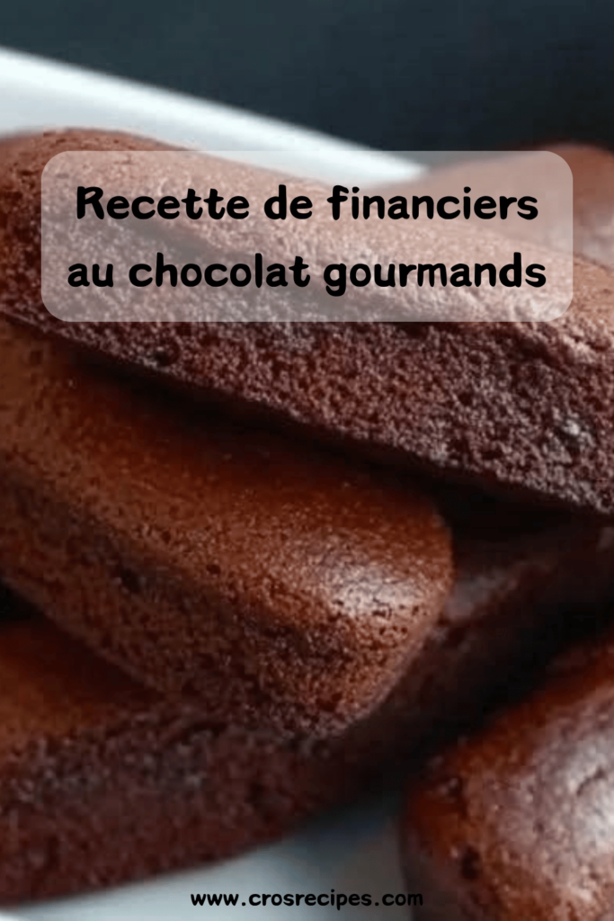 Financiers au chocolat gourmands, dorés et moelleux, posés sur une assiette avec un carré de chocolat.