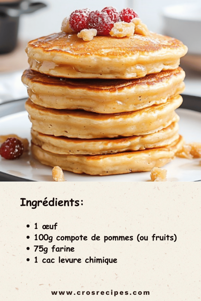 Pancakes moelleux sans sucre servis avec des fruits frais.