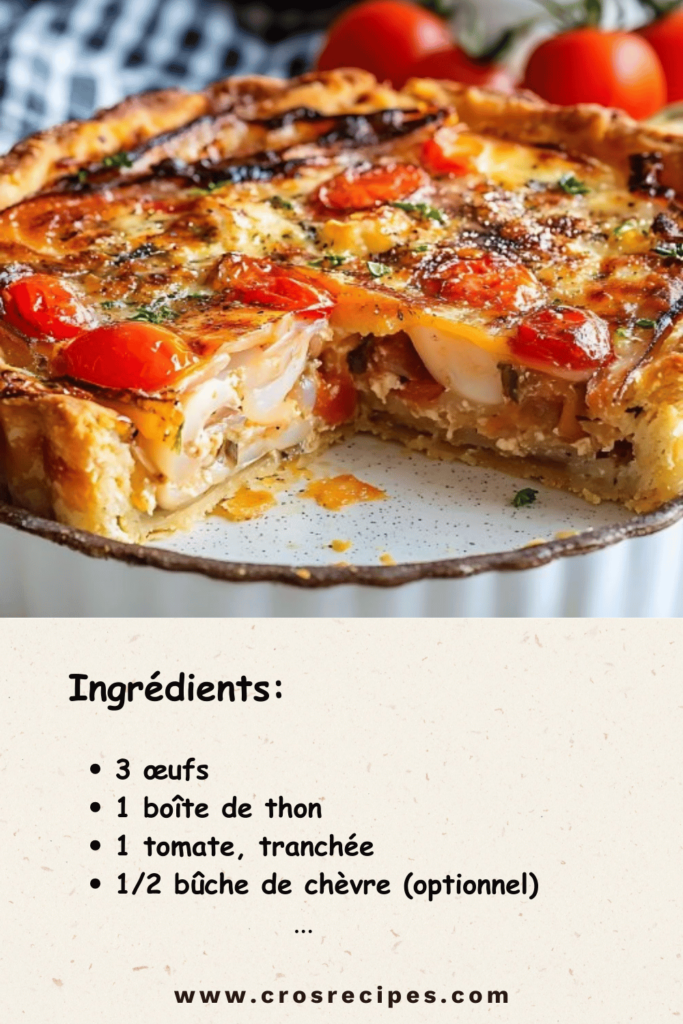 Une quiche thon-tomate dorée avec des tranches de tomate et du fromage de chèvre fondant.