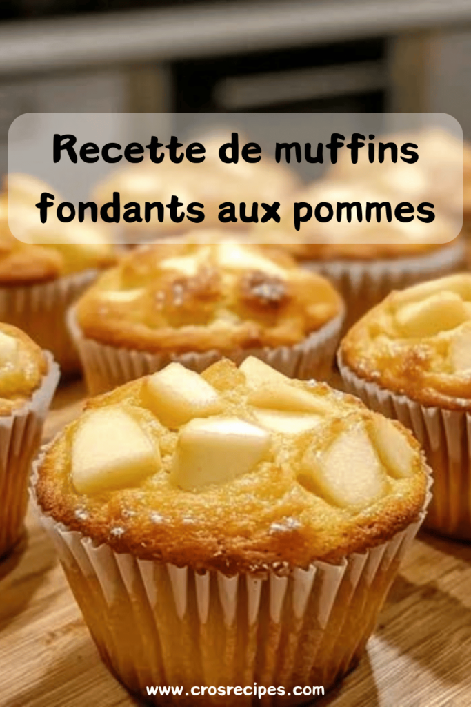 Des muffins fondants aux pommes avec une texture moelleuse, saupoudrés d’une pincée de cannelle, disposés sur une grille de refroidissement.