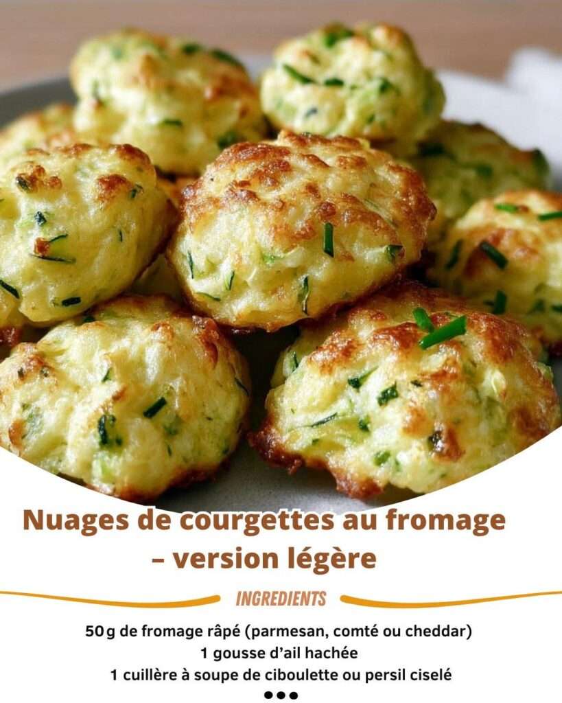 Nuages dorés de courgettes au fromage, servis sur assiette avec herbes fraîches et sauce au yaourt.