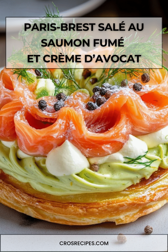 Paris-Brest salé garni de crème d’avocat citronnée, saumon fumé, fromage frais et aneth, dressé en entrée raffinée.