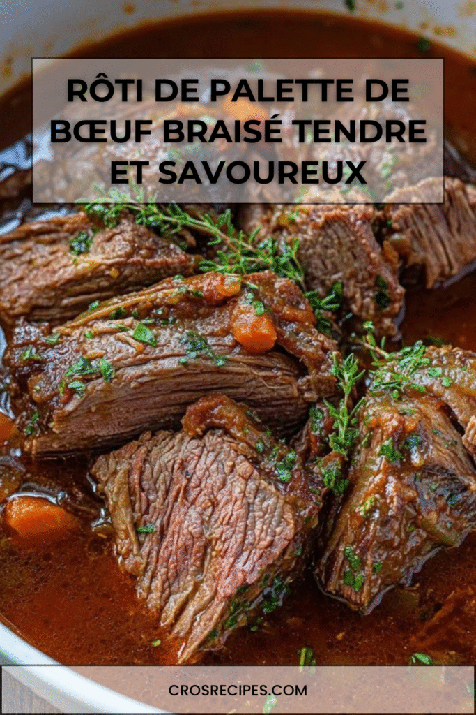 Rôti de palette de bœuf braisé avec légumes et sauce onctueuse.