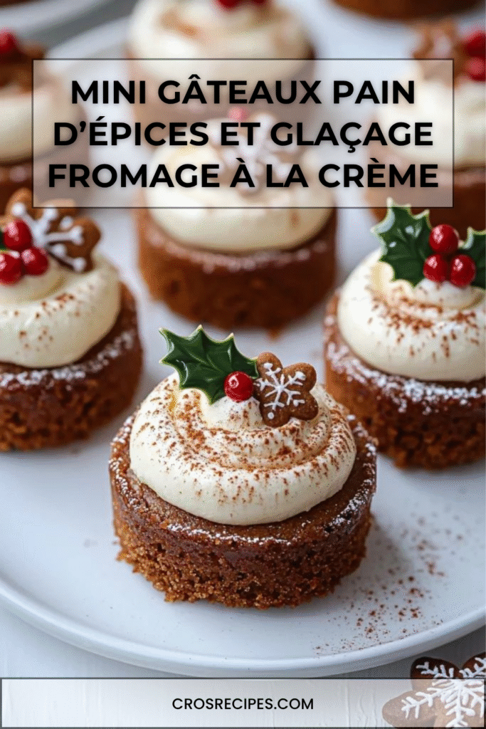 Mini gâteaux au pain d’épices décorés de glaçage blanc, mini biscuits et airelles, saupoudrés de sucre glace.