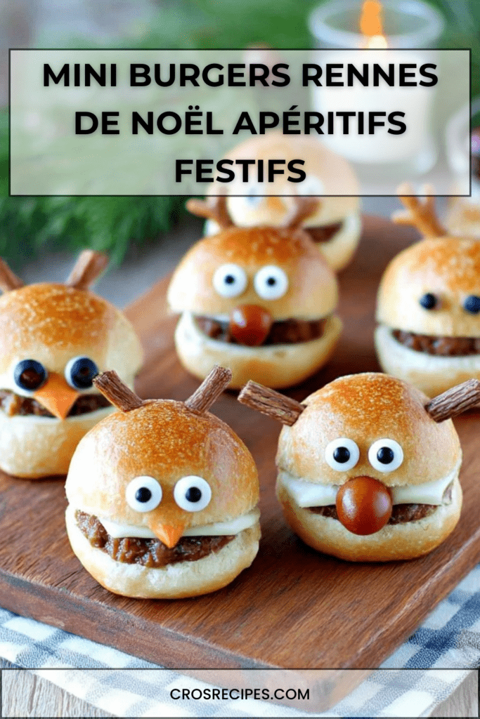 Mini burgers apéritifs décorés en rennes de Noël avec fromage fondu, olives noires, tomates cerises et bretzels salés.