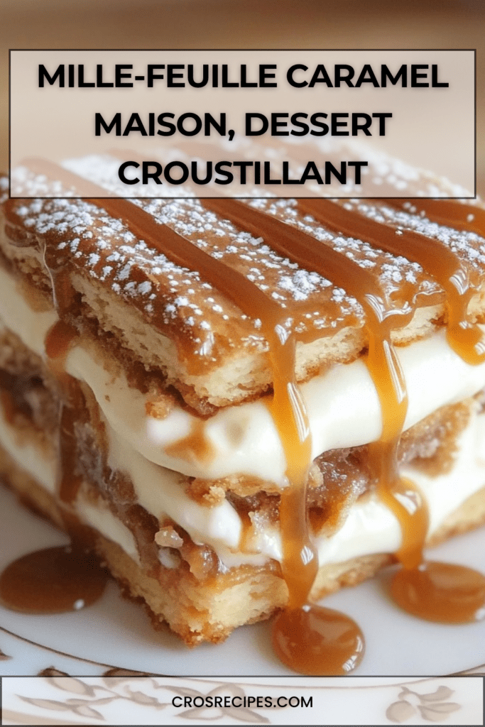 Mille-feuille au caramel composé de couches de pâte feuilletée dorée et de crème caramel, nappé de caramel au beurre salé et saupoudré de sucre glace