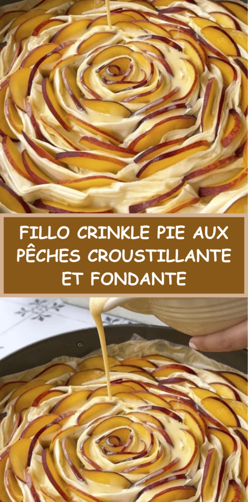 Tarte filo froissée aux pêches dorée au four, garnie de pêches fondantes et arrosée de miel, servie tiède.