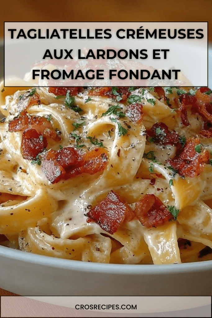 Tagliatelles nappées de sauce crémeuse aux lardons dorés et fromage fondant, parsemées de persil frais, servies bien chaudes.