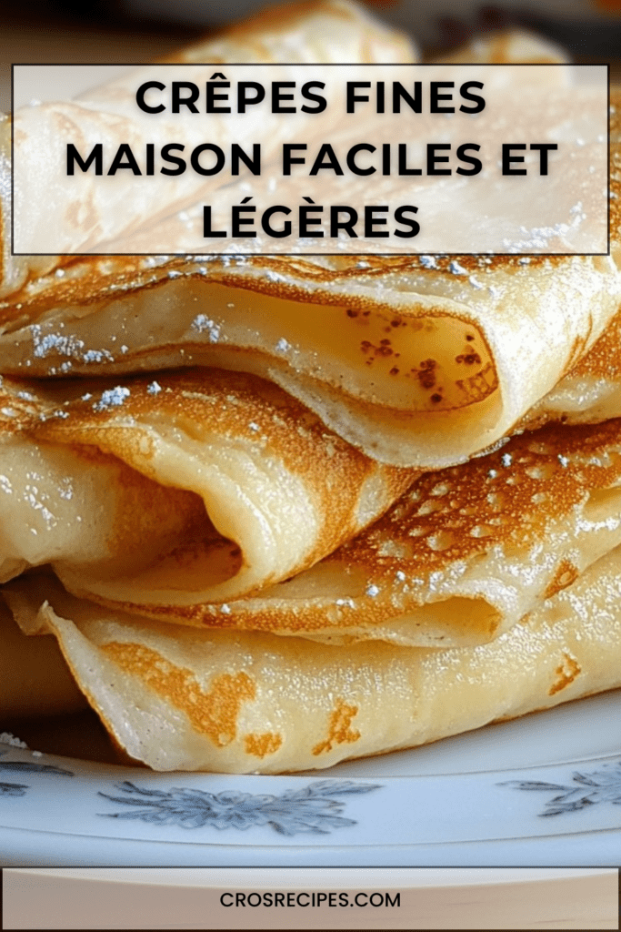Pile de crêpes fines dorées et souples empilées sur une assiette, texture légère et régulière, prêtes à être garnies de sucre ou de confiture.