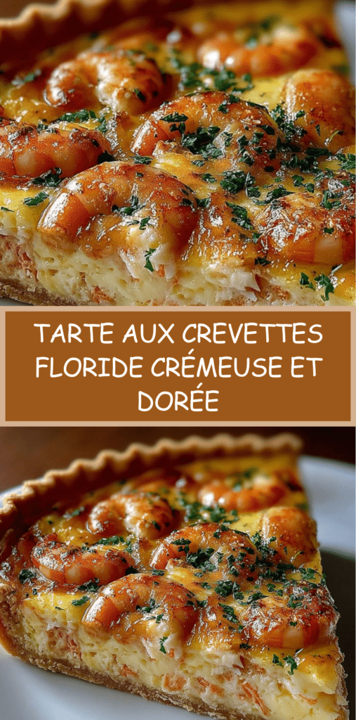 Tarte aux crevettes dorées, crème et fromage, cuite au four dans un moule à tarte, parsemée de persil frais, servie en parts.