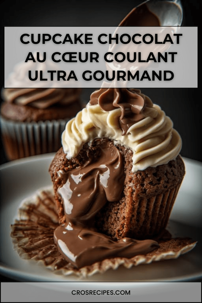 Cupcake au chocolat au cœur coulant garni de pâte à tartiner, surmonté d’un glaçage buttercream bicolore vanille et chocolat, avec nappage au chocolat fondu.
