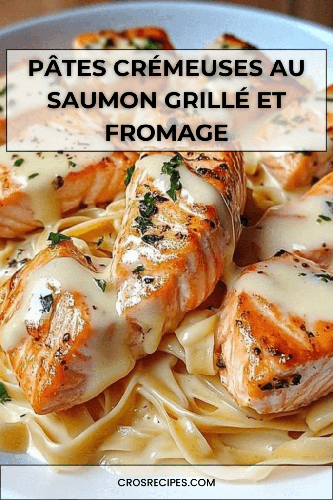 Assiette de pâtes crémeuses au saumon grillé nappées d’une sauce fromagère onctueuse, garnies de persil frais et servies bien chaudes.