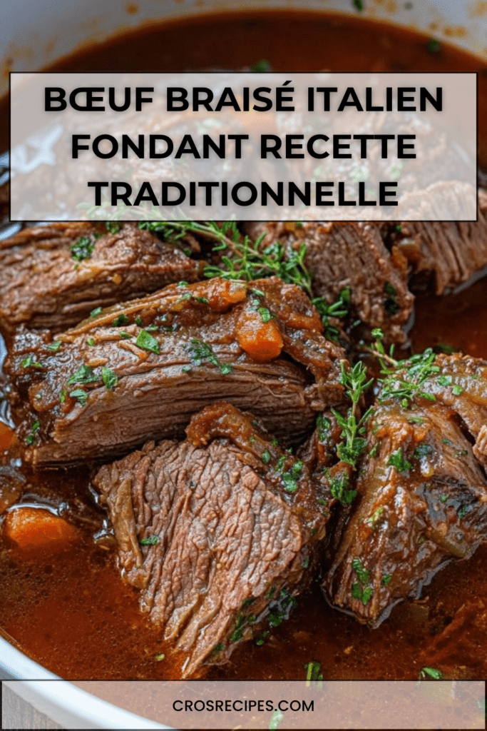 Bœuf braisé à l’italienne servi dans une cocotte, viande fondante nappée de sauce au vin rouge avec carottes, céleri et herbes fraîches.