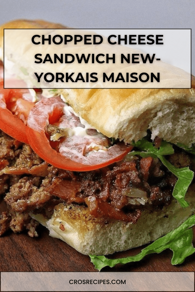 Sandwich Chopped Cheese garni de bœuf haché grillé, fromage fondant, laitue, tomates et sauce dans un pain brioché moelleux.