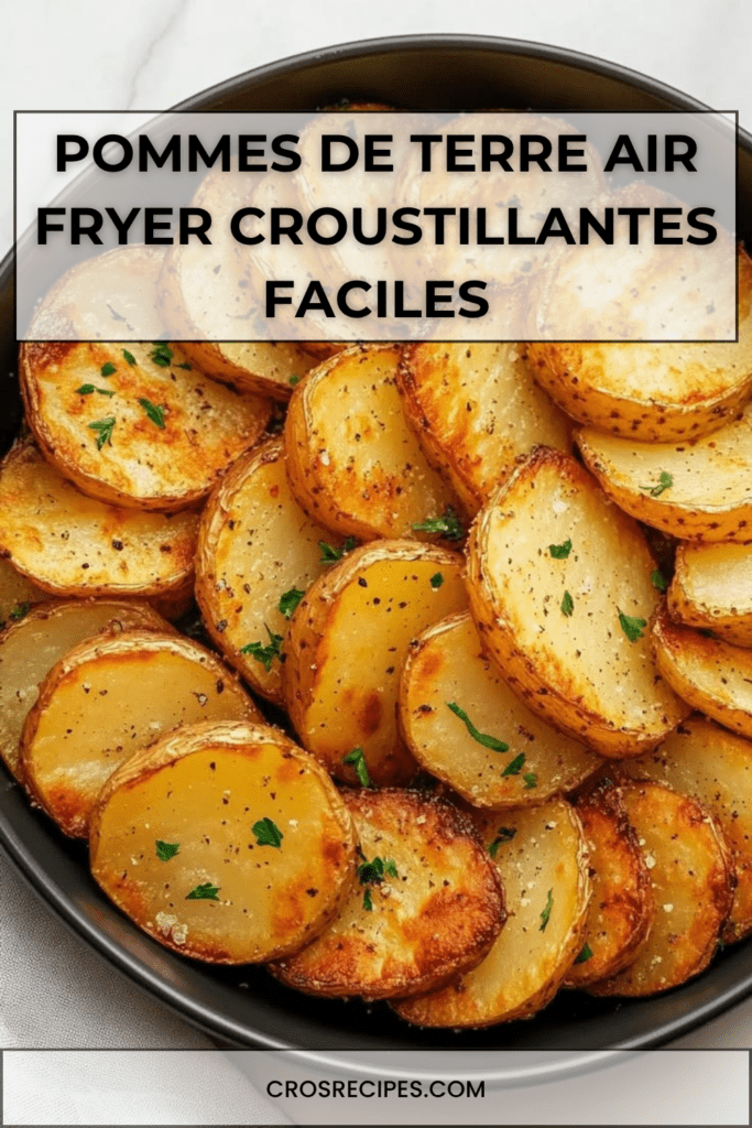 Pommes de terre en rondelles cuites à l’air fryer, dorées et croustillantes, servies avec du persil frais et une sauce maison