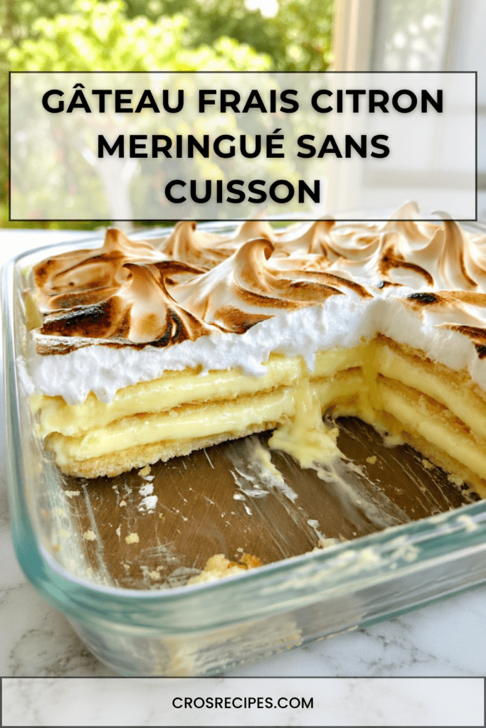 Gâteau frais citron meringué sans cuisson présenté en parts généreuses, avec couches de biscuits fondants, crème au citron et meringue dorée.
